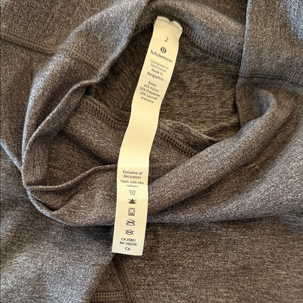 lululemon athletica Wunder Under Leggings- size 2- LIKE NEW - Picture 2 of 4